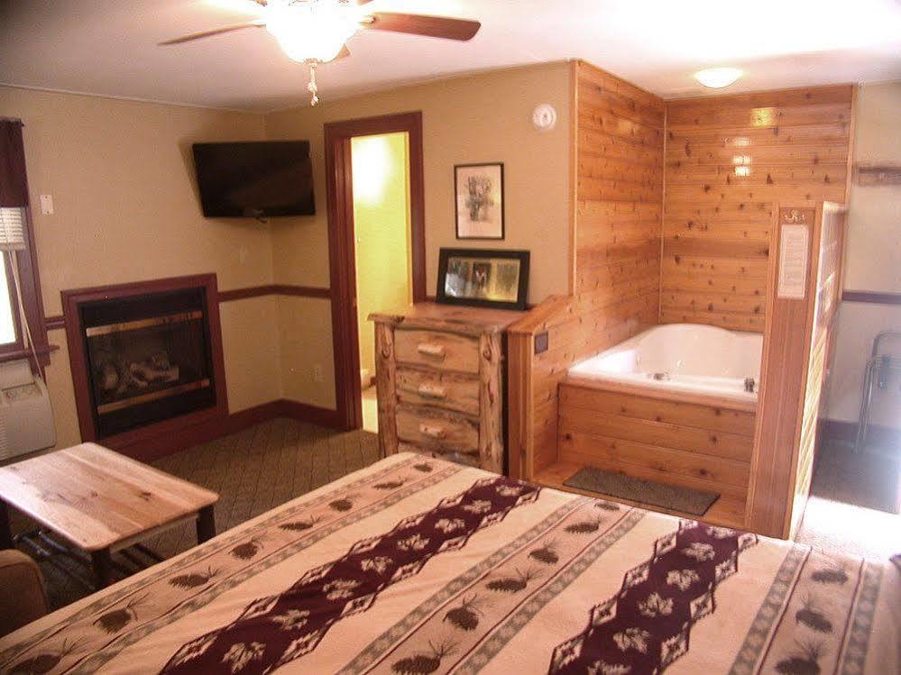 Mountaintop Lodge At Lake Naomi Pocono Pines Exterior photo
