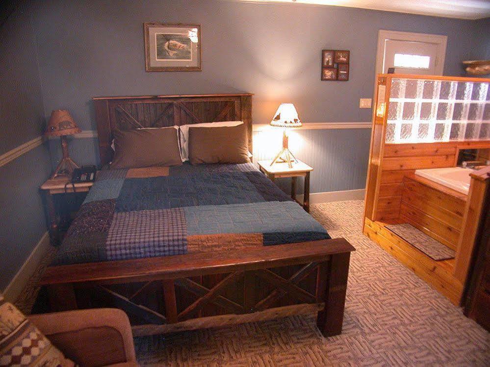 Mountaintop Lodge At Lake Naomi Pocono Pines Exterior photo